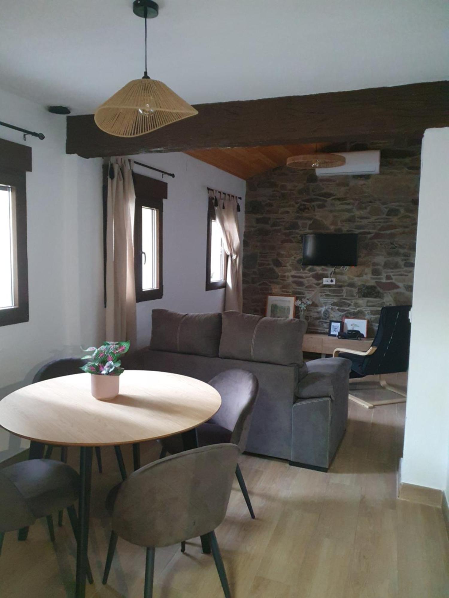 Apartamentos Callampa Torrejón el Rubio Exteriör bild